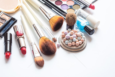 唯美彩妝化妝品擺放高清圖片下載指南